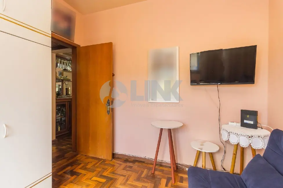 Apartamento com 2 quartos à venda, 64m2 em Passo da Areia, Porto Alegre - RS - imagem 8 Foto 8 de Apartamento com 2 quartos à venda, 64m2 em Passo da Areia, Porto Alegre - RS