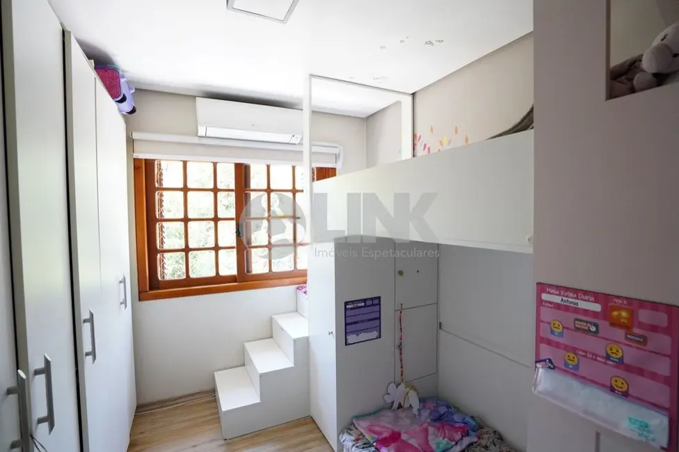 Apartamento com 3 quartos à venda, 120m2 em Moinhos de Vento, Porto Alegre - RS - imagem 8 Foto 8 de Apartamento com 3 quartos à venda, 120m2 em Moinhos de Vento, Porto Alegre - RS