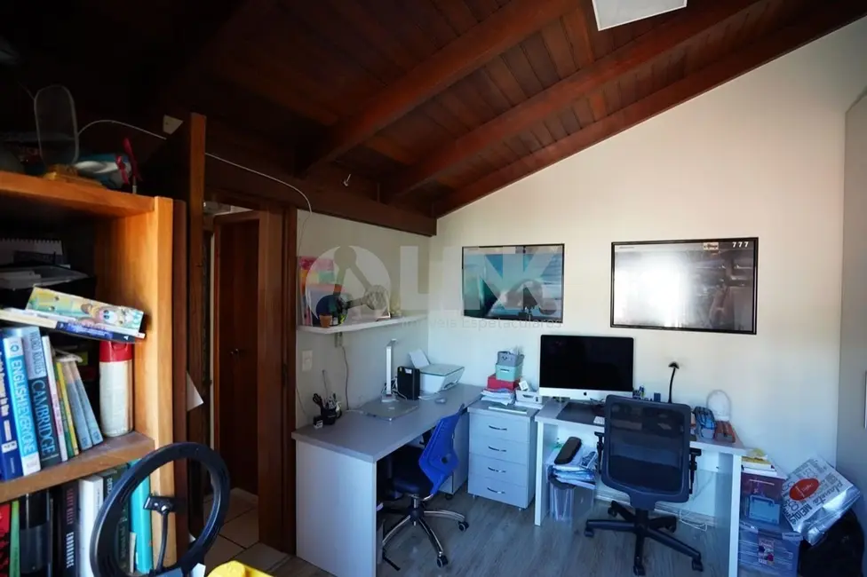 Apartamento com 3 quartos à venda, 120m2 em Moinhos de Vento, Porto Alegre - RS - imagem 9 Foto 9 de Apartamento com 3 quartos à venda, 120m2 em Moinhos de Vento, Porto Alegre - RS