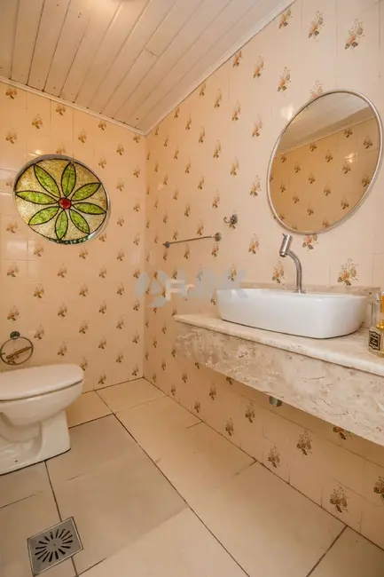 Casa com 4 quartos à venda, 240m2 em Jardim Itu, Porto Alegre - RS - imagem 8 Foto 8 de Casa com 4 quartos à venda, 240m2 em Jardim Itu, Porto Alegre - RS