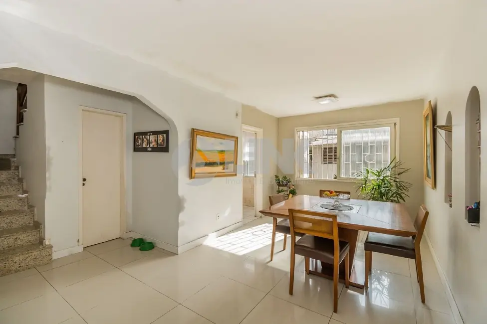 Casa com 4 quartos à venda, 240m2 em Jardim Itu, Porto Alegre - RS - imagem 5 Foto 5 de Casa com 4 quartos à venda, 240m2 em Jardim Itu, Porto Alegre - RS