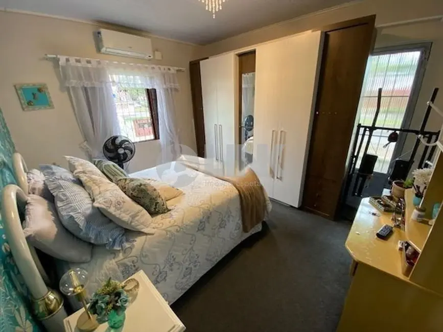 Foto 3 de Casa com 3 quartos à venda, 132m2 em Sarandi, Porto Alegre - RS