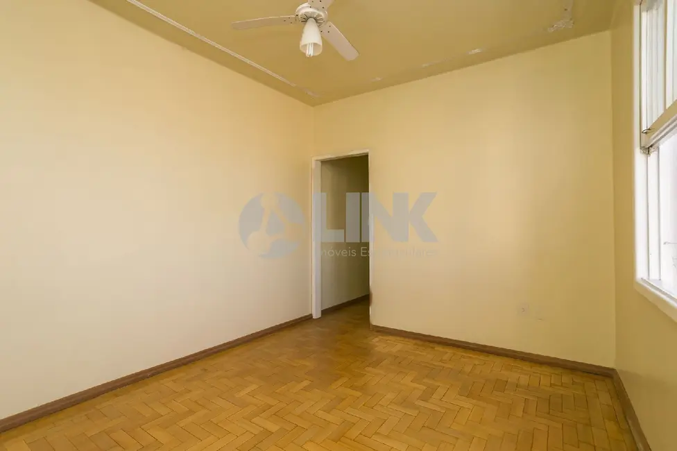 Apartamento com 3 quartos à venda, 81m2 em Azenha, Porto Alegre - RS - imagem 6 Foto 6 de Apartamento com 3 quartos à venda, 81m2 em Azenha, Porto Alegre - RS