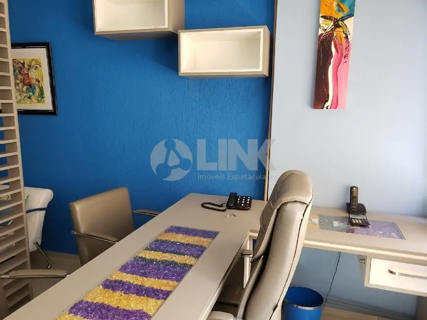 Sala Comercial à venda, 55m2 em Centro Histórico, Porto Alegre - RS - imagem 1 Foto 1 de Sala Comercial à venda, 55m2 em Centro Histórico, Porto Alegre - RS