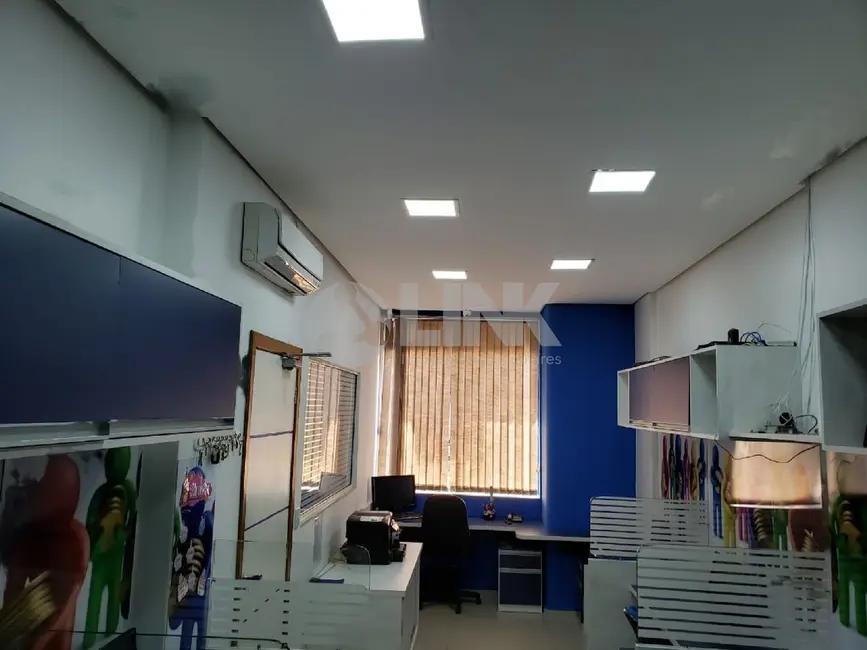 Sala Comercial à venda, 55m2 em Centro Histórico, Porto Alegre - RS - imagem 6 Foto 6 de Sala Comercial à venda, 55m2 em Centro Histórico, Porto Alegre - RS