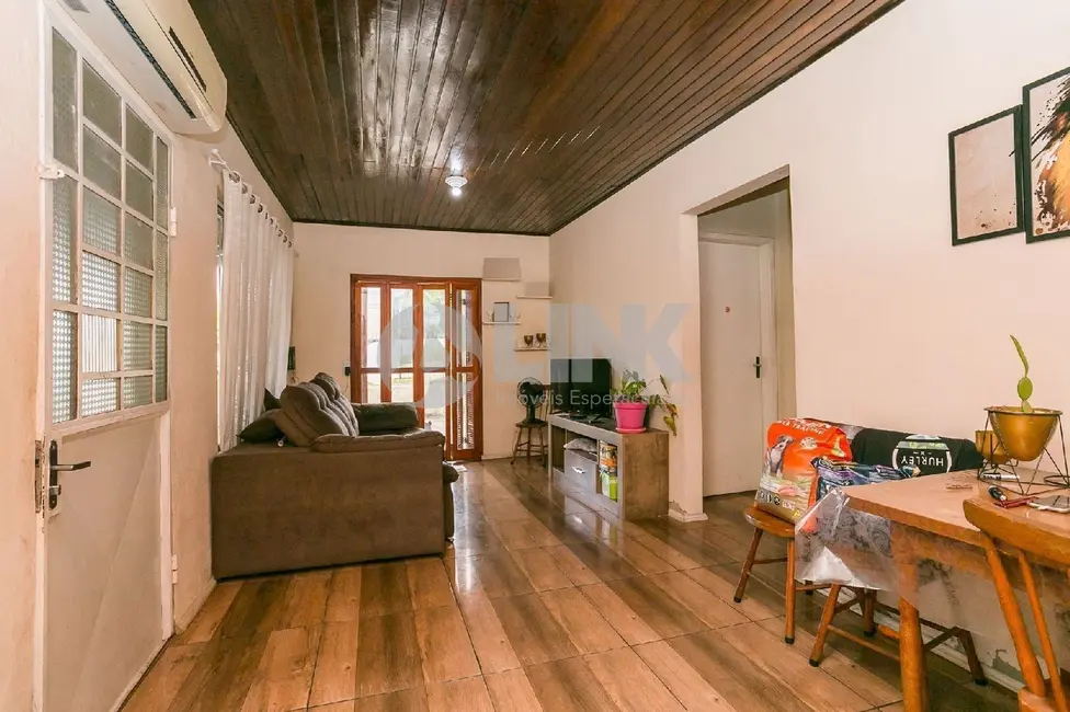 Foto 2 de Casa com 6 quartos à venda, 250m2 em Hípica, Porto Alegre - RS
