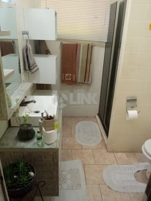 Casa com 3 quartos à venda, 160m2 em Anchieta, Porto Alegre - RS - imagem 6 Foto 6 de Casa com 3 quartos à venda, 160m2 em Anchieta, Porto Alegre - RS