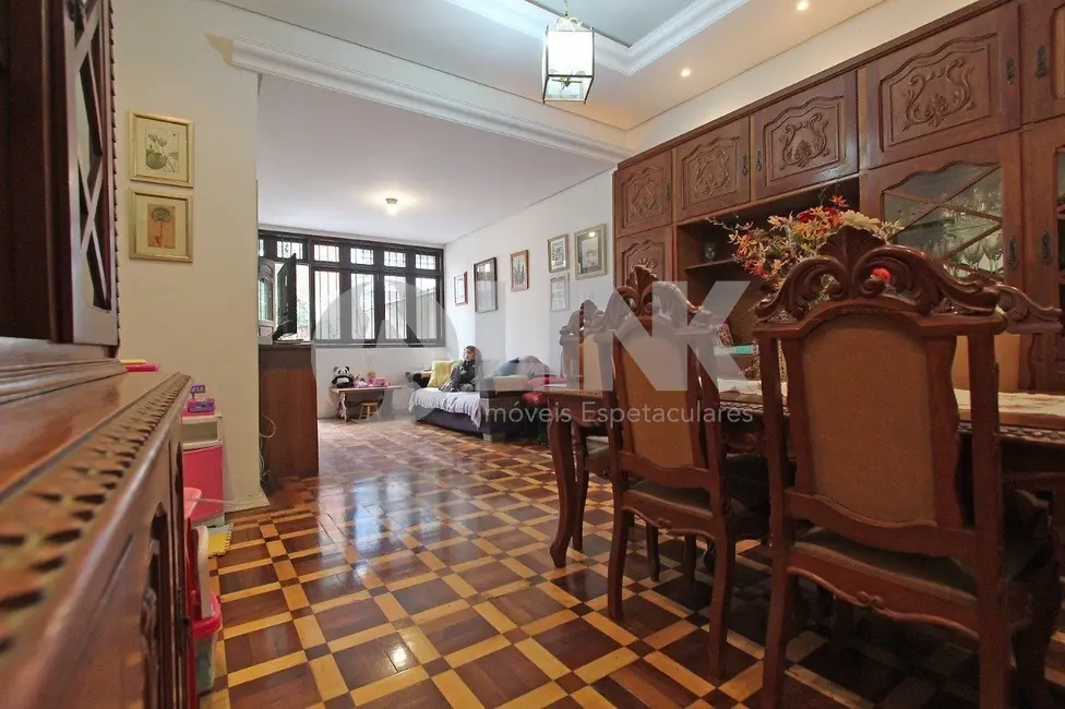 Casa com 3 quartos à venda, 370m2 em Floresta, Porto Alegre - RS - imagem 3 Foto 3 de Casa com 3 quartos à venda, 370m2 em Floresta, Porto Alegre - RS