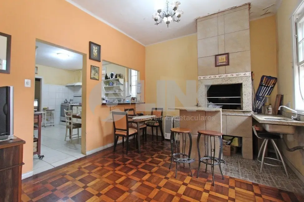 Casa com 3 quartos à venda, 370m2 em Floresta, Porto Alegre - RS - imagem 5 Foto 5 de Casa com 3 quartos à venda, 370m2 em Floresta, Porto Alegre - RS