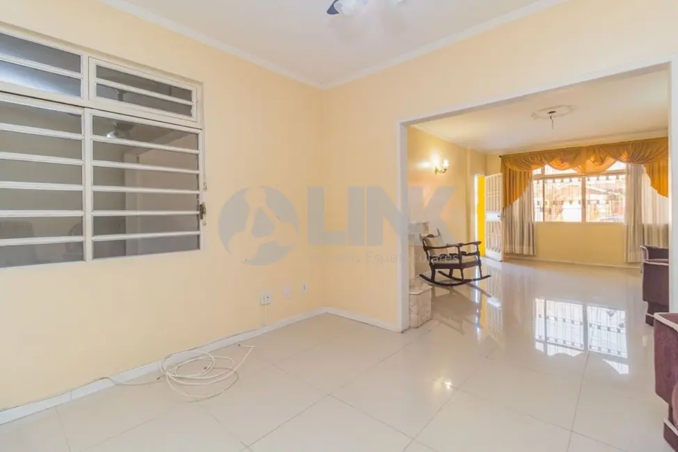 Casa com 3 quartos à venda, 180m2 em Sarandi, Porto Alegre - RS - imagem 5 Foto 5 de Casa com 3 quartos à venda, 180m2 em Sarandi, Porto Alegre - RS