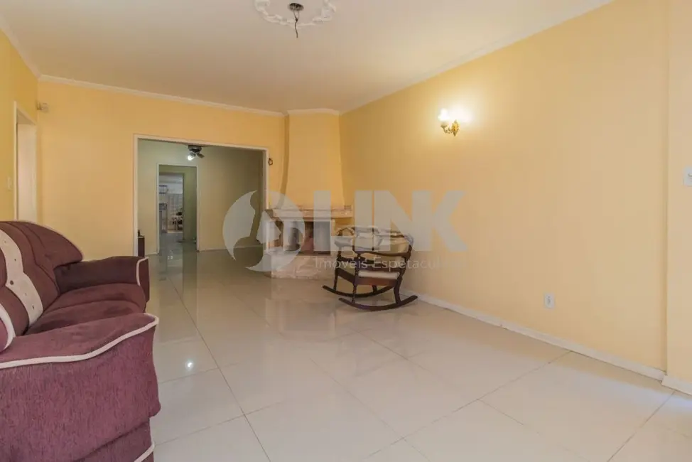 Casa com 3 quartos à venda, 180m2 em Sarandi, Porto Alegre - RS - imagem 3 Foto 3 de Casa com 3 quartos à venda, 180m2 em Sarandi, Porto Alegre - RS