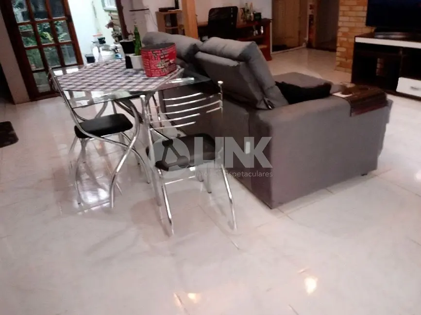 Casa com 3 quartos à venda, 100m2 em Parque Santa Fé, Porto Alegre - RS - imagem 3 Foto 3 de Casa com 3 quartos à venda, 100m2 em Parque Santa Fé, Porto Alegre - RS