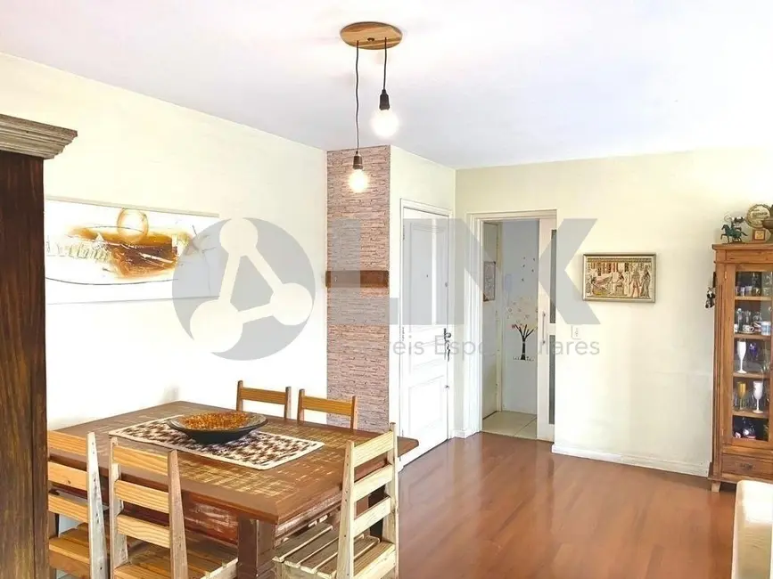 Apartamento com 3 quartos à venda, 106m2 em Rio Branco, Porto Alegre - RS - imagem 5 Foto 5 de Apartamento com 3 quartos à venda, 106m2 em Rio Branco, Porto Alegre - RS