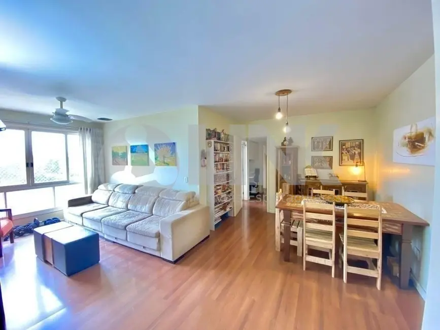 Apartamento com 3 quartos à venda, 106m2 em Rio Branco, Porto Alegre - RS - imagem 3 Foto 3 de Apartamento com 3 quartos à venda, 106m2 em Rio Branco, Porto Alegre - RS