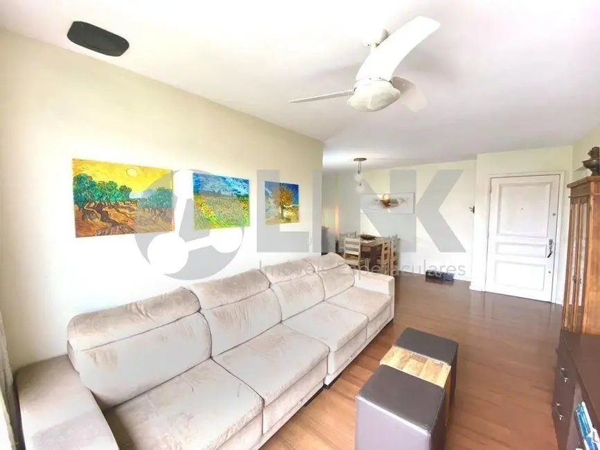 Apartamento com 3 quartos à venda, 106m2 em Rio Branco, Porto Alegre - RS - imagem 4 Foto 4 de Apartamento com 3 quartos à venda, 106m2 em Rio Branco, Porto Alegre - RS