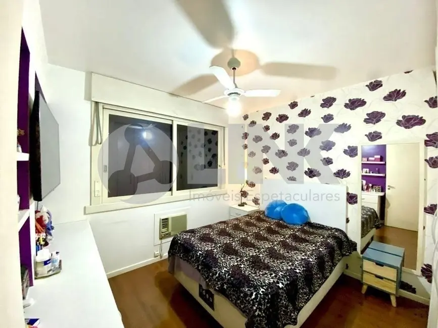 Apartamento com 3 quartos à venda, 106m2 em Rio Branco, Porto Alegre - RS - imagem 7 Foto 7 de Apartamento com 3 quartos à venda, 106m2 em Rio Branco, Porto Alegre - RS