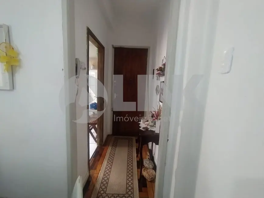 Apartamento com 3 quartos à venda, 70m2 em Centro Histórico, Porto Alegre - RS - imagem 3 Foto 3 de Apartamento com 3 quartos à venda, 70m2 em Centro Histórico, Porto Alegre - RS