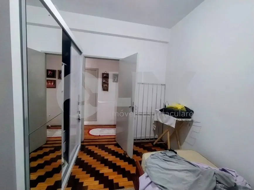 Apartamento com 3 quartos à venda, 70m2 em Centro Histórico, Porto Alegre - RS - imagem 6 Foto 6 de Apartamento com 3 quartos à venda, 70m2 em Centro Histórico, Porto Alegre - RS