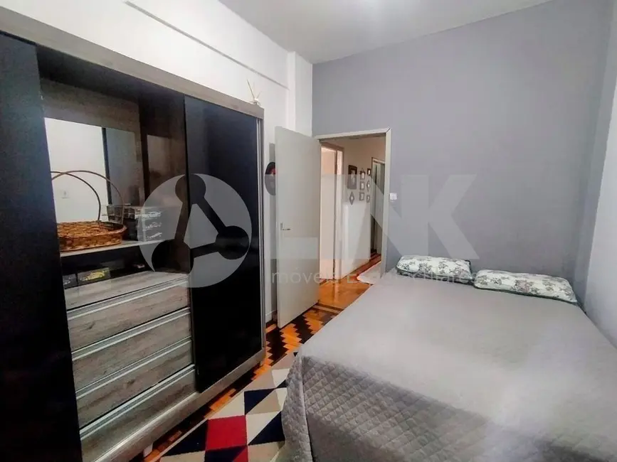 Apartamento com 3 quartos à venda, 70m2 em Centro Histórico, Porto Alegre - RS - imagem 5 Foto 5 de Apartamento com 3 quartos à venda, 70m2 em Centro Histórico, Porto Alegre - RS