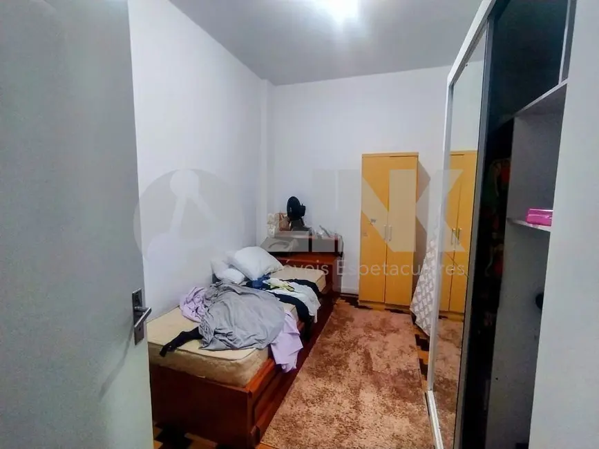 Apartamento com 3 quartos à venda, 70m2 em Centro Histórico, Porto Alegre - RS - imagem 8 Foto 8 de Apartamento com 3 quartos à venda, 70m2 em Centro Histórico, Porto Alegre - RS