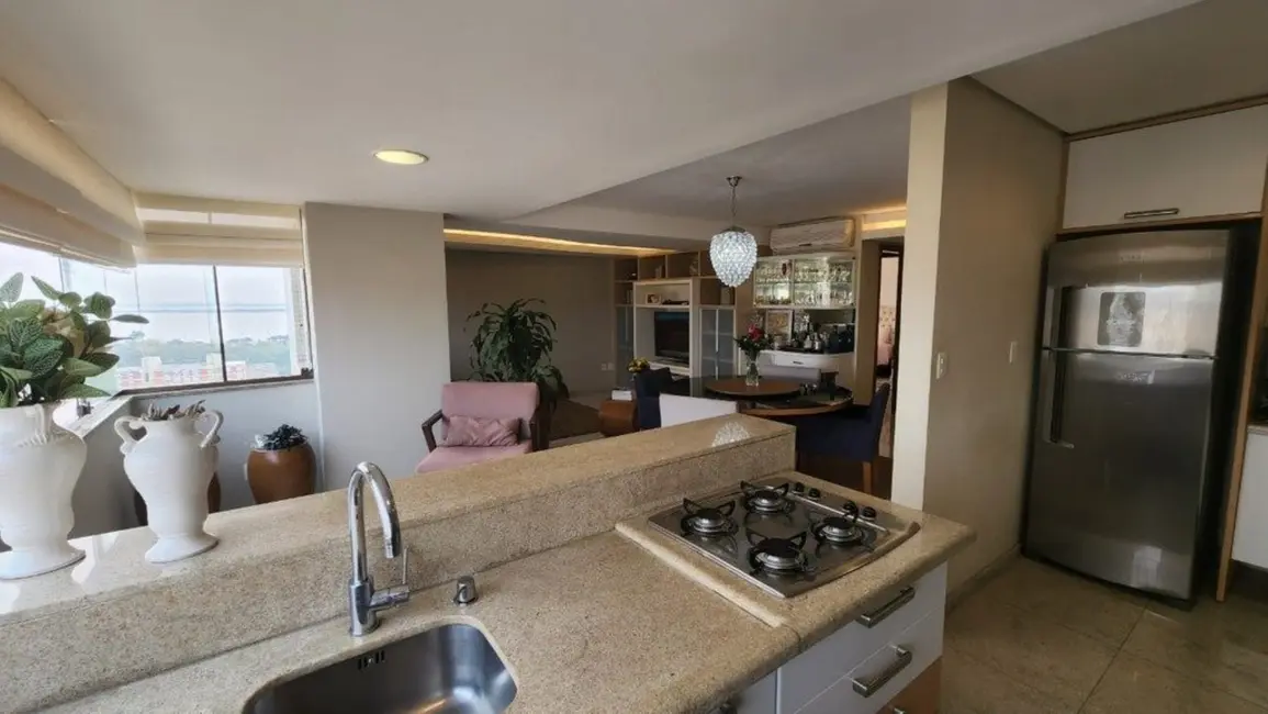 Apartamento com 3 quartos à venda, 206m2 em Menino Deus, Porto Alegre - RS - imagem 4 Foto 4 de Apartamento com 3 quartos à venda, 206m2 em Menino Deus, Porto Alegre - RS