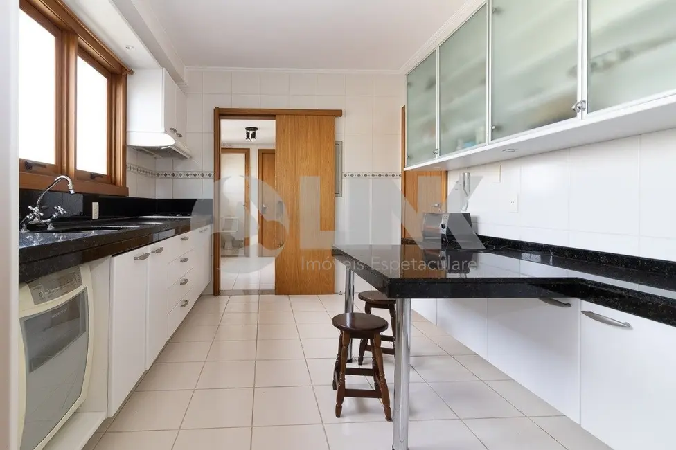 Foto 9 de Apartamento com 3 quartos à venda, 156m2 em Petrópolis, Porto Alegre - RS