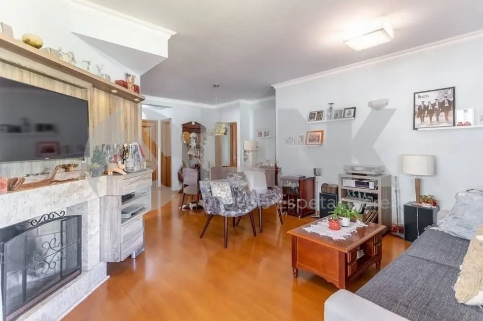 Apartamento com 3 quartos à venda, 146m2 em Petrópolis, Porto Alegre - RS - imagem 9 Foto 9 de Apartamento com 3 quartos à venda, 146m2 em Petrópolis, Porto Alegre - RS