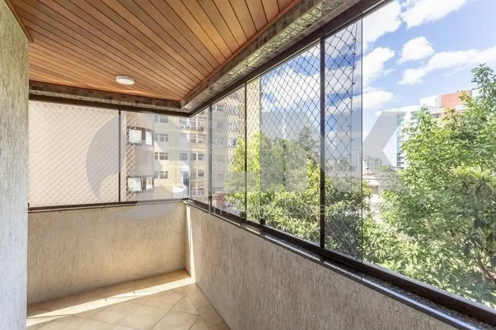 Apartamento com 3 quartos à venda, 146m2 em Petrópolis, Porto Alegre - RS - imagem 7 Foto 7 de Apartamento com 3 quartos à venda, 146m2 em Petrópolis, Porto Alegre - RS