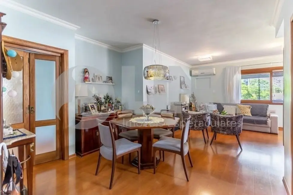 Apartamento com 3 quartos à venda, 146m2 em Petrópolis, Porto Alegre - RS - imagem 1 Foto 1 de Apartamento com 3 quartos à venda, 146m2 em Petrópolis, Porto Alegre - RS