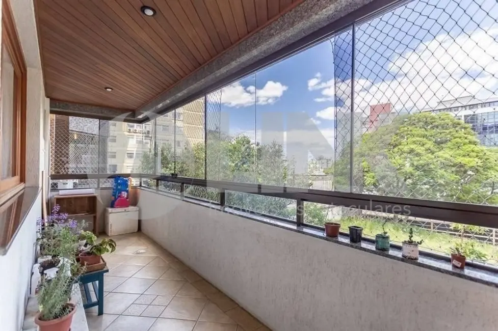 Apartamento com 3 quartos à venda, 146m2 em Petrópolis, Porto Alegre - RS - imagem 5 Foto 5 de Apartamento com 3 quartos à venda, 146m2 em Petrópolis, Porto Alegre - RS