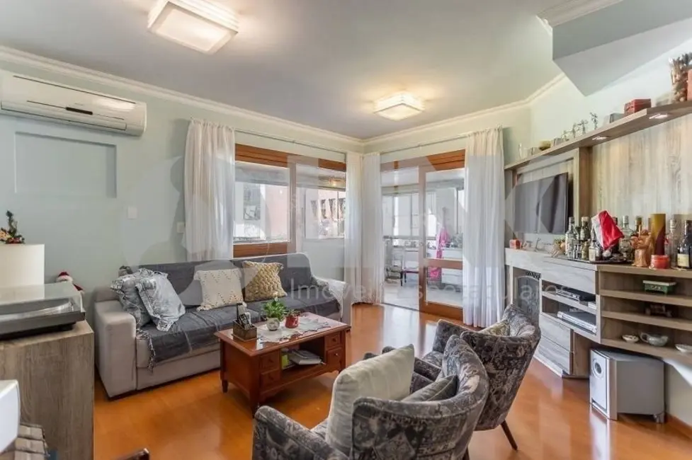 Apartamento com 3 quartos à venda, 146m2 em Petrópolis, Porto Alegre - RS - imagem 2 Foto 2 de Apartamento com 3 quartos à venda, 146m2 em Petrópolis, Porto Alegre - RS
