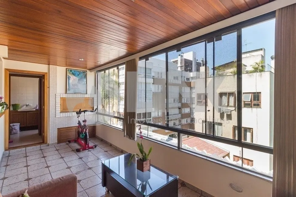 Apartamento com 3 quartos à venda, 190m2 em Petrópolis, Porto Alegre - RS - imagem 3 Foto 3 de Apartamento com 3 quartos à venda, 190m2 em Petrópolis, Porto Alegre - RS