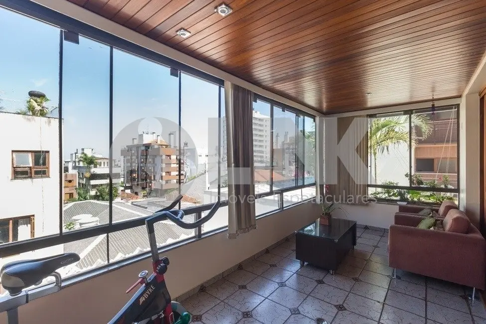 Apartamento com 3 quartos à venda, 190m2 em Petrópolis, Porto Alegre - RS - imagem 4 Foto 4 de Apartamento com 3 quartos à venda, 190m2 em Petrópolis, Porto Alegre - RS