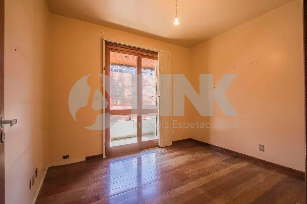 Apartamento com 3 quartos à venda, 190m2 em Petrópolis, Porto Alegre - RS - imagem 9 Foto 9 de Apartamento com 3 quartos à venda, 190m2 em Petrópolis, Porto Alegre - RS