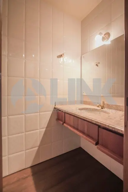 Apartamento com 3 quartos à venda, 190m2 em Petrópolis, Porto Alegre - RS - imagem 8 Foto 8 de Apartamento com 3 quartos à venda, 190m2 em Petrópolis, Porto Alegre - RS