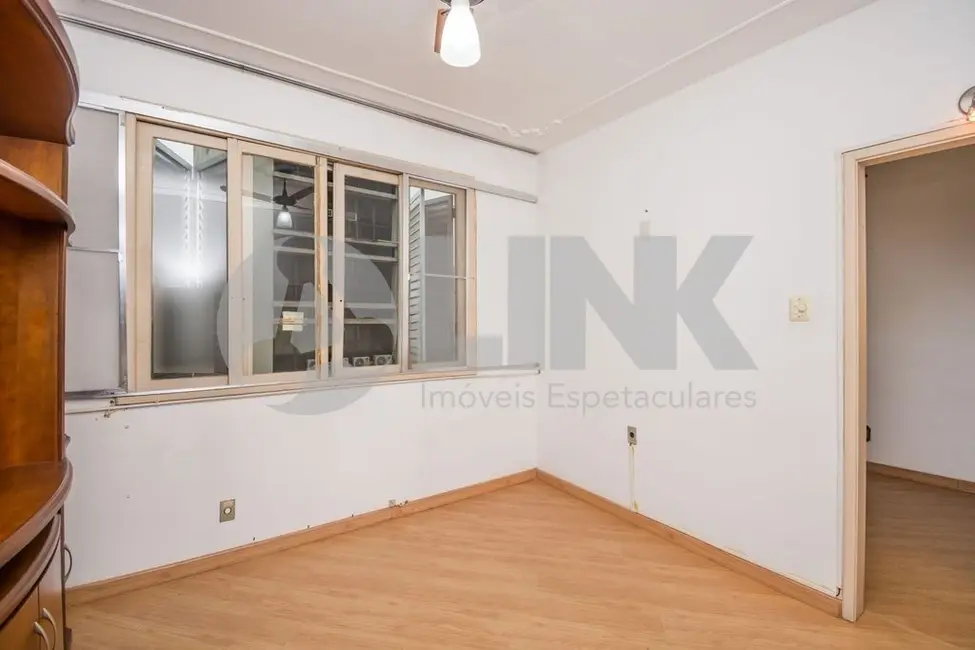 Apartamento com 2 quartos à venda, 50m2 em Centro Histórico, Porto Alegre - RS - imagem 3 Foto 3 de Apartamento com 2 quartos à venda, 50m2 em Centro Histórico, Porto Alegre - RS