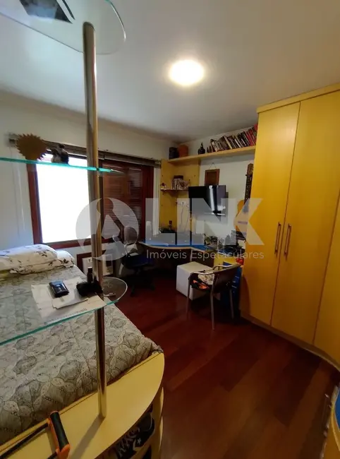Foto 9 de Casa de Condomínio com 4 quartos à venda, 324m2 em Menino Deus, Porto Alegre - RS