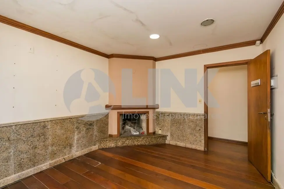 Casa com 5 quartos à venda, 365m2 em Petrópolis, Porto Alegre - RS - imagem 7 Foto 7 de Casa com 5 quartos à venda, 365m2 em Petrópolis, Porto Alegre - RS