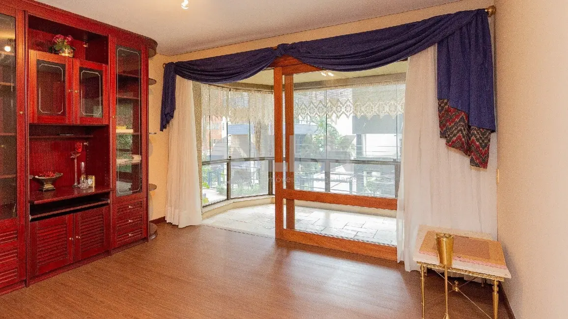 Foto 6 de Apartamento com 3 quartos à venda, 316m2 em Petrópolis, Porto Alegre - RS