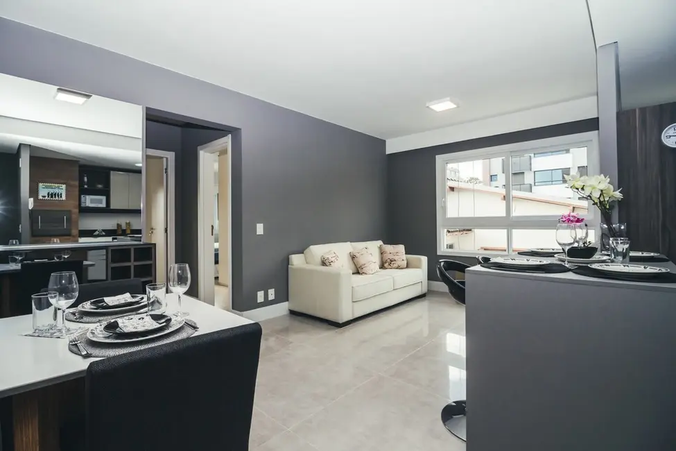 Foto 2 de Apartamento com 2 quartos à venda, 68m2 em Santana, Porto Alegre - RS