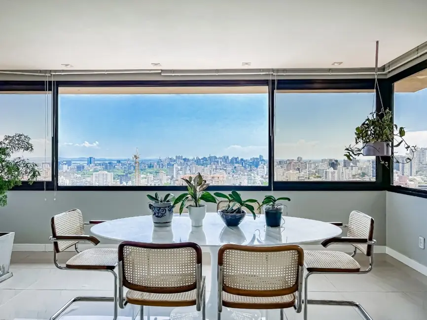 Apartamento com 3 quartos à venda, 168m2 em Rio Branco, Porto Alegre - RS - imagem 5 Foto 5 de Apartamento com 3 quartos à venda, 168m2 em Rio Branco, Porto Alegre - RS