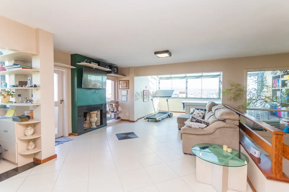 Foto 2 de Apartamento com 3 quartos à venda, 336m2 em Rio Branco, Porto Alegre - RS