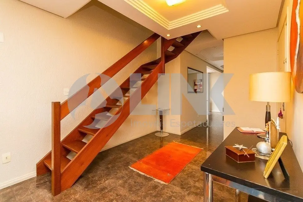 Apartamento com 4 quartos à venda, 291m2 em Jardim Lindóia, Porto Alegre - RS - imagem 6 Foto 6 de Apartamento com 4 quartos à venda, 291m2 em Jardim Lindóia, Porto Alegre - RS