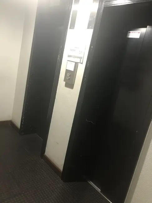 Foto 4 de Sala Comercial à venda, 37m2 em Floresta, Porto Alegre - RS