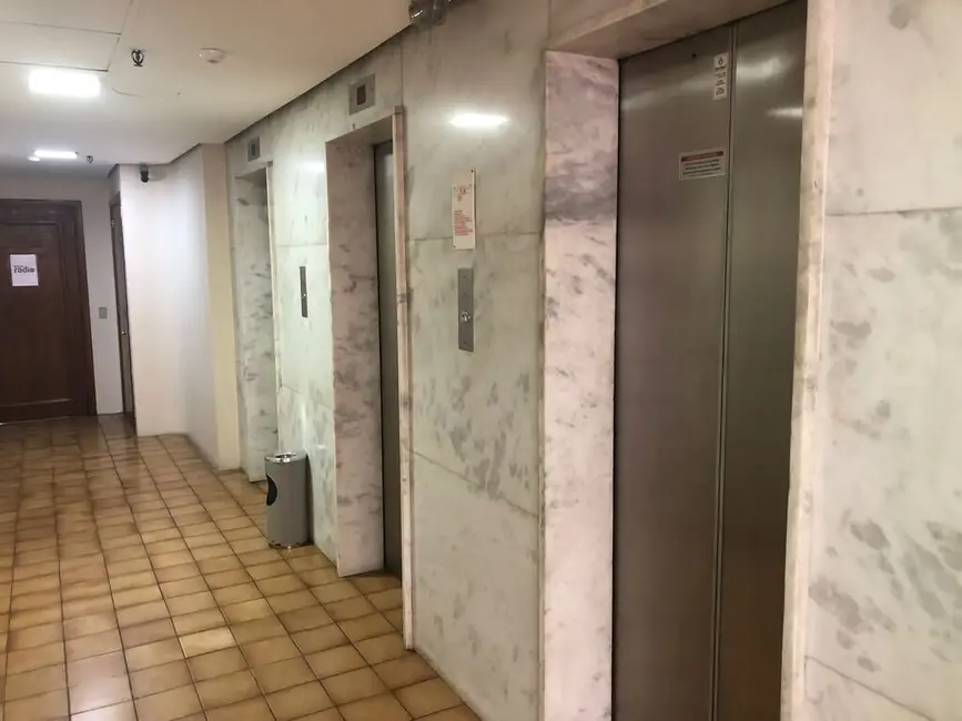Foto 3 de Sala Comercial à venda, 37m2 em Floresta, Porto Alegre - RS
