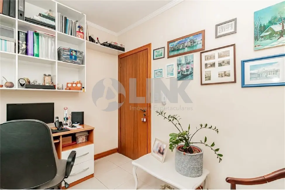 Foto 7 de Apartamento com 3 quartos à venda, 202m2 em Vila Ipiranga, Porto Alegre - RS