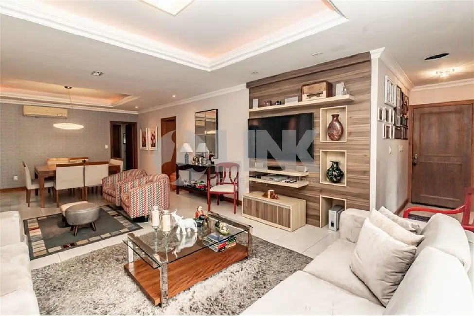 Foto 3 de Apartamento com 3 quartos à venda, 202m2 em Vila Ipiranga, Porto Alegre - RS