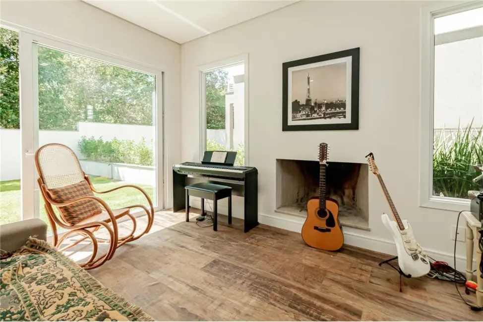 Casa com 3 quartos à venda, 438m2 em Pedra Redonda, Porto Alegre - RS - imagem 7 Foto 7 de Casa com 3 quartos à venda, 438m2 em Pedra Redonda, Porto Alegre - RS