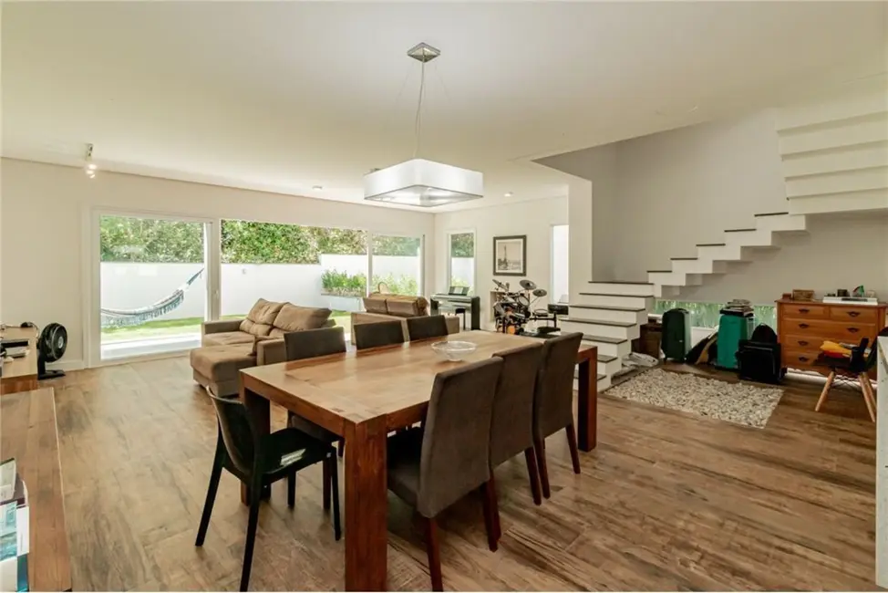 Casa com 3 quartos à venda, 438m2 em Pedra Redonda, Porto Alegre - RS - imagem 4 Foto 4 de Casa com 3 quartos à venda, 438m2 em Pedra Redonda, Porto Alegre - RS