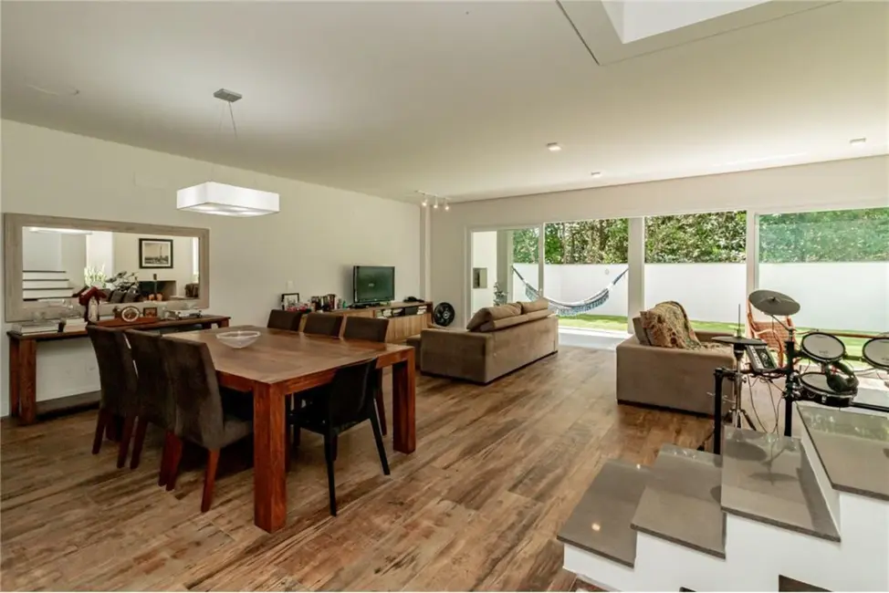 Casa com 3 quartos à venda, 438m2 em Pedra Redonda, Porto Alegre - RS - imagem 3 Foto 3 de Casa com 3 quartos à venda, 438m2 em Pedra Redonda, Porto Alegre - RS